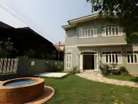 Lada House Hotels in Lampang