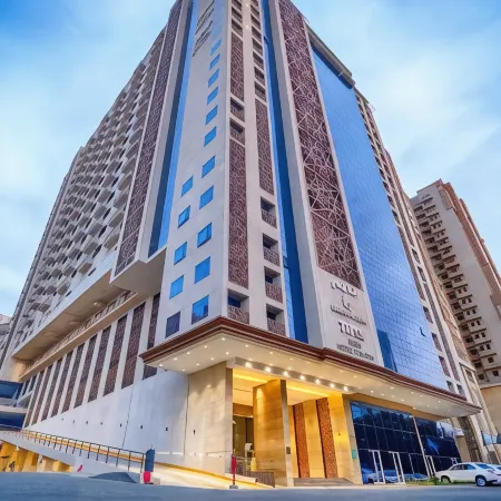 Time Ruba Hotel & Suites Отели рядом с достопримечательностью «Мечеть E Taneem»