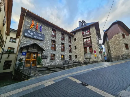 Hotel Casa Morlans 3000 Отели рядом с достопримечательностью «Формигаль»