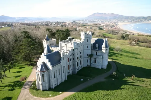 Logis Hotel & Restaurant Bergeret Sport Hotels in Hendaye