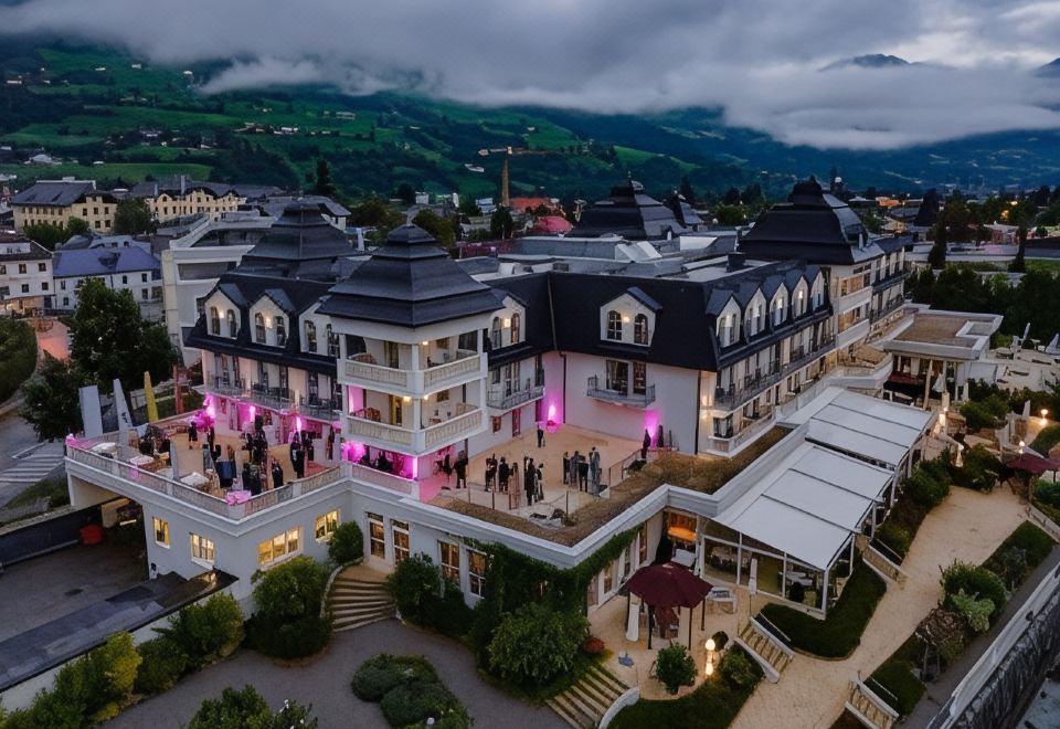 hotel overview picture