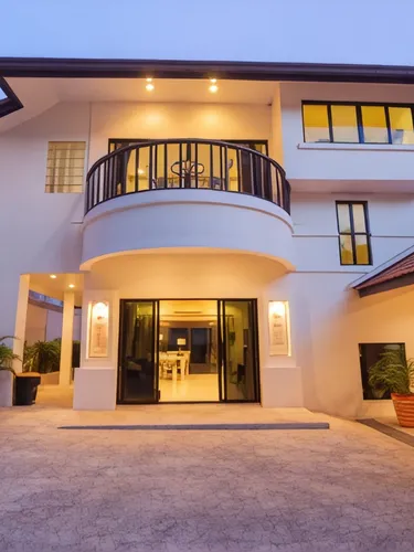 รูปภาพของPratumnak 6: 4BR Pool Villa with Jacuzzi Pattaya