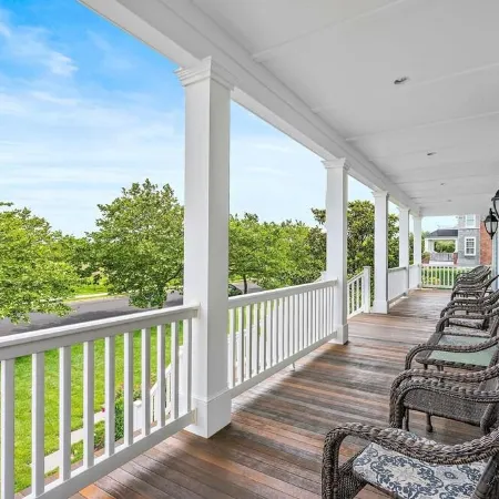 5-bedroom vacation home just a short walk to Cape May Beach