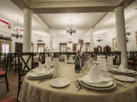 Hotel Valsequillo Hotels near لا بيلا هارميتاج