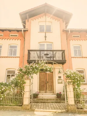 Dorfschänke Deggendorf Hotel & Apartmenthaus