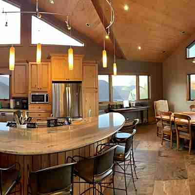 Vacation Family Reunion Corporate Events Park City Christmas 4th of July Dining/Meeting Rooms
