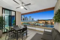 Melbourne Holiday Apartments Flinders Wharf Hotels in South Wharf