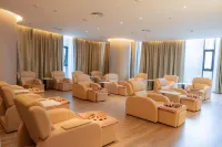 A La Carte Ha Long Apartments by Kevin & Anna - Spa
