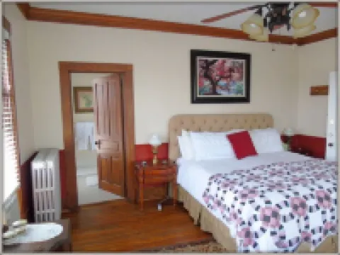 The Charleston Inn Hendersonville NC