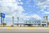 Rodeway Inn Hotels near Personal Guitar Training