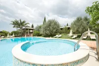 愛格瑞圖莫格瑞娜奧SPA酒店 - 泳池