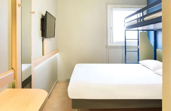 託農宜必思快捷 Les Bains 酒店