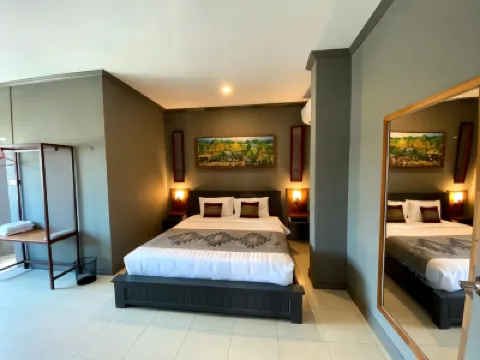 Patuxay Place Hotels near Patuxai Monument