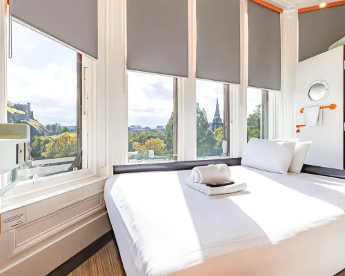 easyHotel Edinburgh Hotels near Central Library
