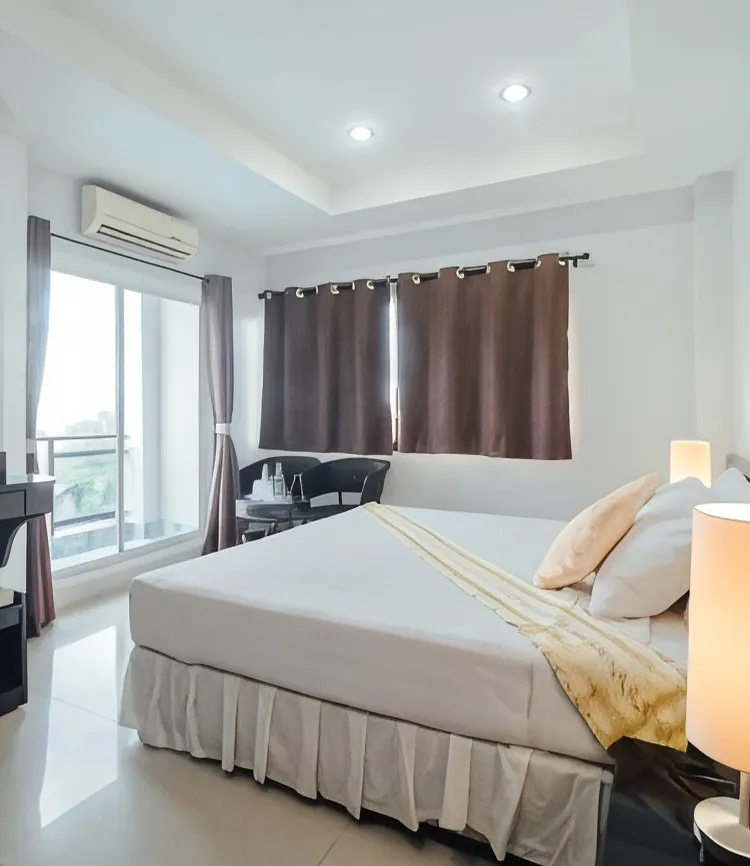ห้องดีลักซ์ เตียงใหญ่ 1 เตียง
