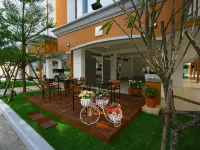 At Home Phetkasem Hotels near Bang Khae