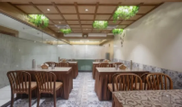 Treebo Urban, 1 Km from Railway Station