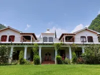 Hotel y Jardines Casa Búho Hotels near Lake Amatitlan