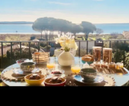 Lalagunebages, Panoramic View & Spa Hotels in Sigean