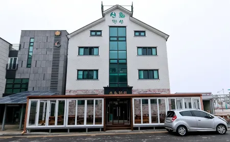 Daecheon Sinhwa Pension