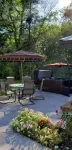 Cozy cabin on the bank of Bear Creek with a hot tub to relax in! - Chalets