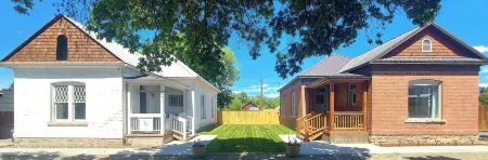 504 Historic Brickhouse off Main St. - 2 Blocks from Salmon River