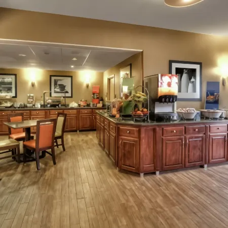 Hampton Inn Jonesville/Elkin Отели в г. Эдвардс