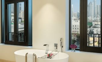 La Ville Hotel & Suites City Walk, Dubai, Autograph Collection