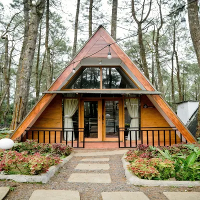 Great Panorama Lodge & Camp by Mhm Hotel dekat Curug Jodo Sariater