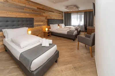 Hotel Gran Roc Hotels near Via Lattea