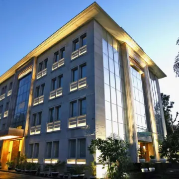 Muse Sarovar Portico Nehru Place Отели рядом с достопримечательностью «Стадион «Тхягарай»»