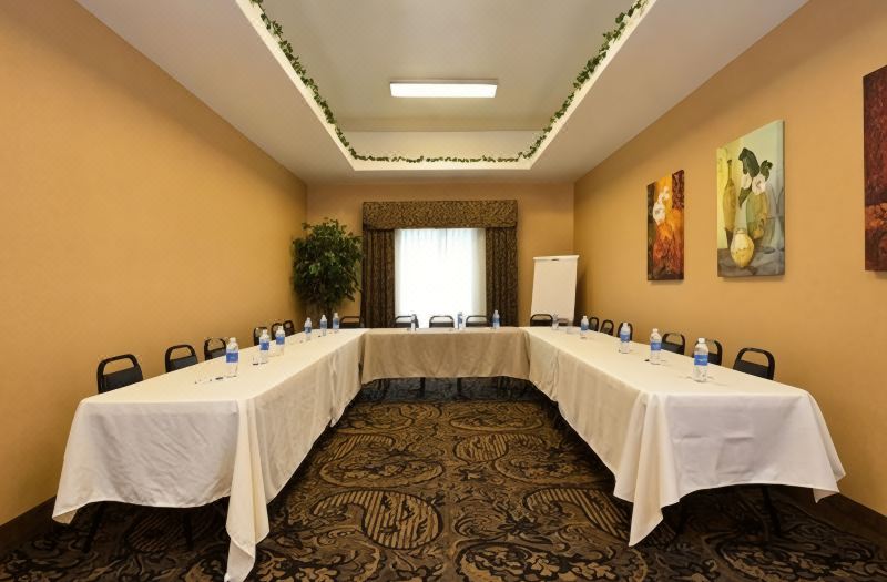 Comfort Suites Bay City photo 5
