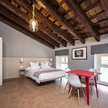 Catalina Suites San Nicolas Отели рядом с достопримечательностью «Эль Мигуелете»