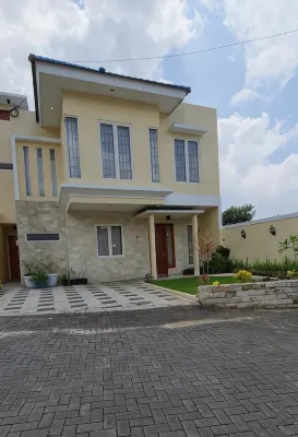 Samadi Villa Batu Hotels in Pesanggrahan