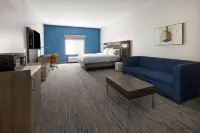 Holiday Inn Express & Suites MERIDEN by IHG Hotels in 