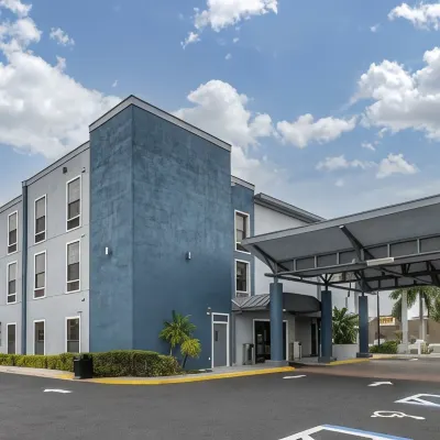 Best Western Plus Bradenton Gateway Hotel Hotels near Snead Island