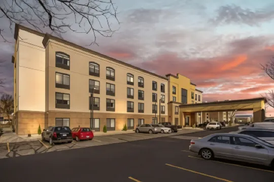 Comfort Inn & Suites Arlington Heights - Schaumburg