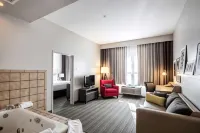 Country Inn & Suites by Radisson, Fond du Lac, WI - parking