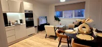 Modern 2-Bed Apartment Near Heathrow w/Parking