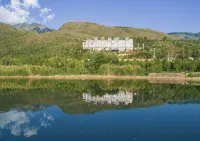 Yuxi Shanju Seaview Homestay (Fuxian Lake Branch)