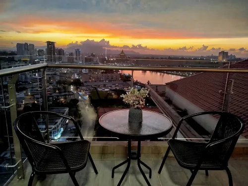 Kuching City Center Riverine Apartment With Balcony & City Views