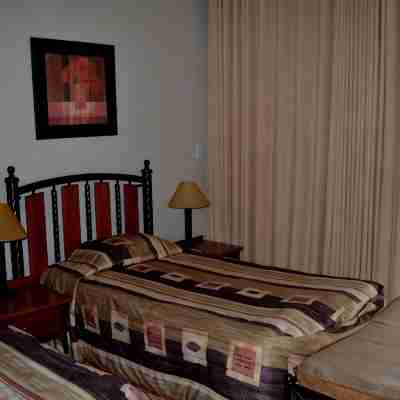 Ya Rena Guest House Rooms