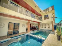 TJM Hot Spring Villa 1, a spacious 5-bedroom, with WiFi, AC in serene Los Baños - ヴィラ