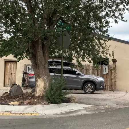 2 Bed Casita with A/C Fast WiFi, Private Garden and Prkg/2Cars.