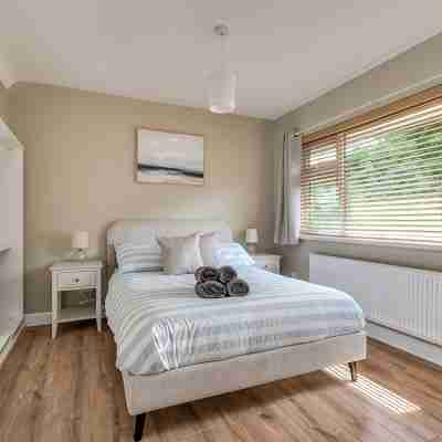 Stunning home over looking Belfast City, 11 minutes to City Centre Rooms