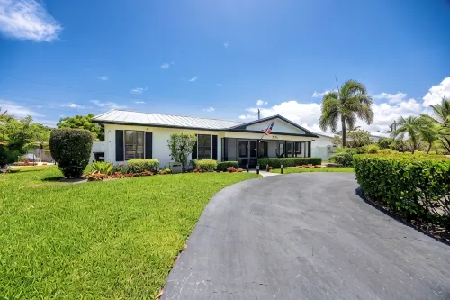 Luxe Coastal Retreat - 4BR w/ Pool, Hot Tub, Arcade & Work Space - 3 mi to beach