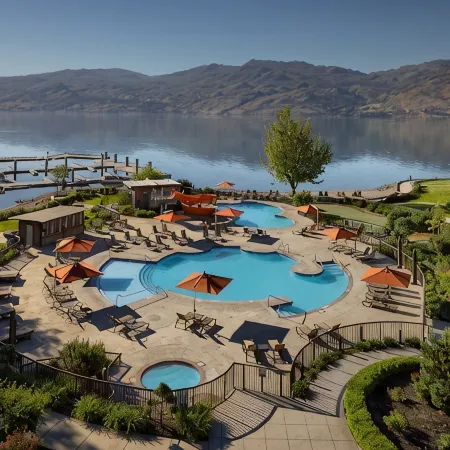The Cove Lakeside Resort