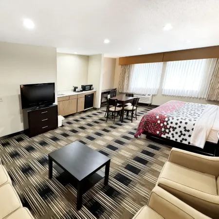 Econo Lodge Wausau - Rothschild