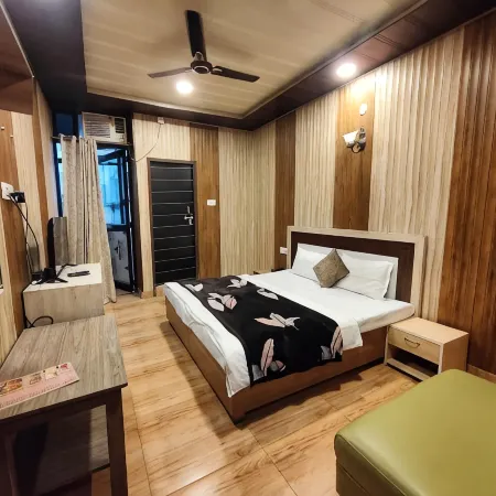 The Mountain View Tapovan