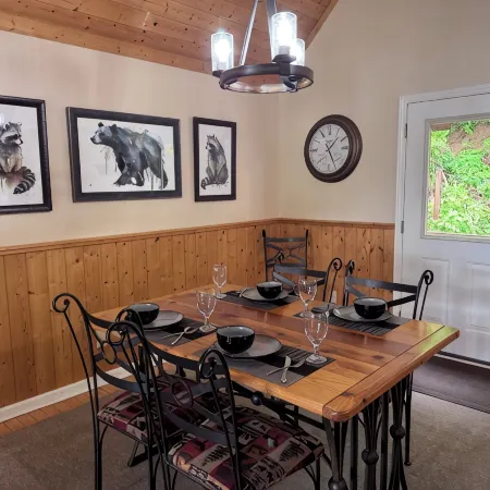 Byson Overlook Gem in Beautiful Bryson City / WiFi, Hot Tub
